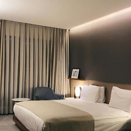 Hotel The Tomar Hospitality Nueva Delhi Exterior foto